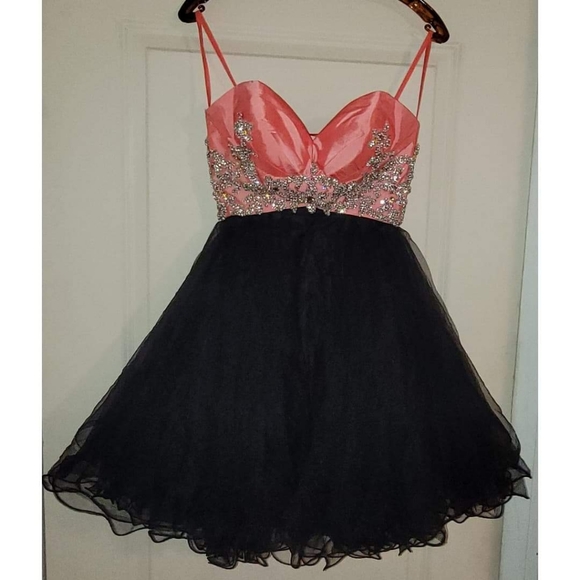 Evenings by AllureCoral and BlackDress BUNDLE&SAVE - Picture 3 of 9